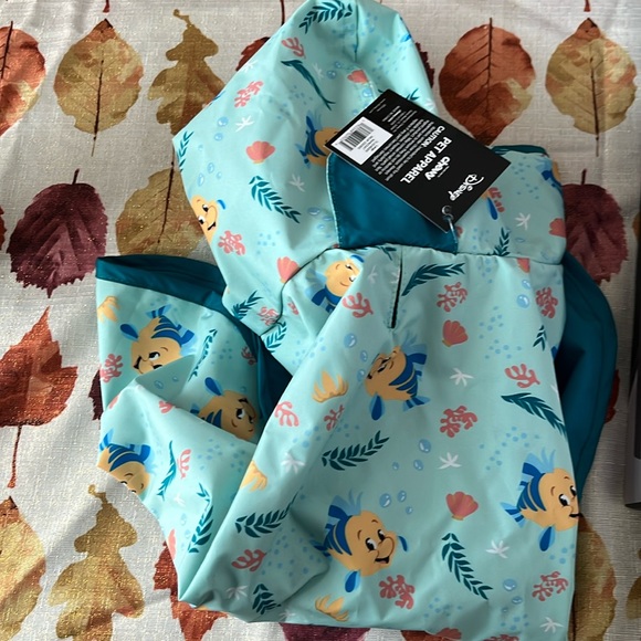 NWT Disney Lightweight Flounder Little Mermaid Dog & Cat Raincoat Size Large - Picture 3 of 4